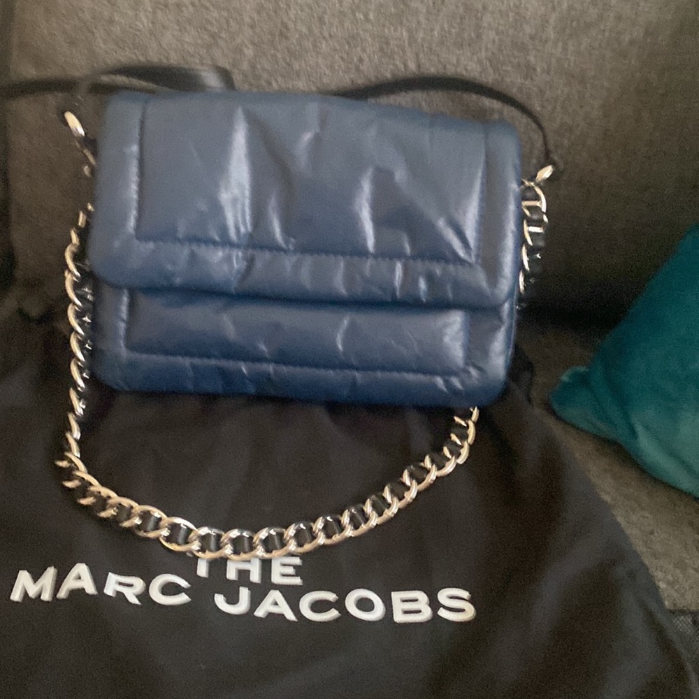 Blue Marc Jacob’s crossbody bag. - Picture 2 of 9